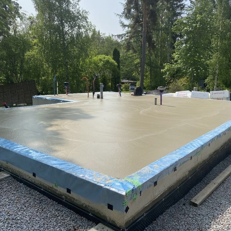 Valmis betonilattia tuotantotilassa